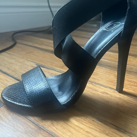 Black Snake Skin Strappy Heels - Picture 2 of 3